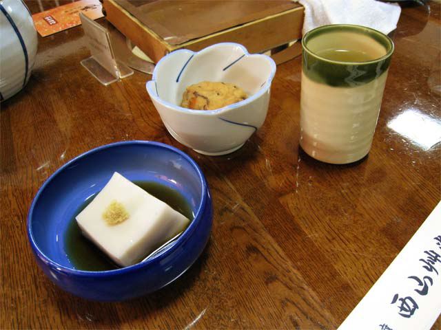 Tofu and sweet potato in the center at Seizanso-do 西山艸堂