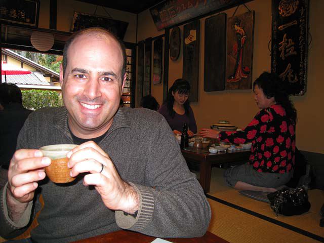 Ken with tea, at Jyun-sei